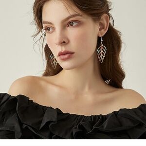 Elegant Multicolor Leaf Earrings
